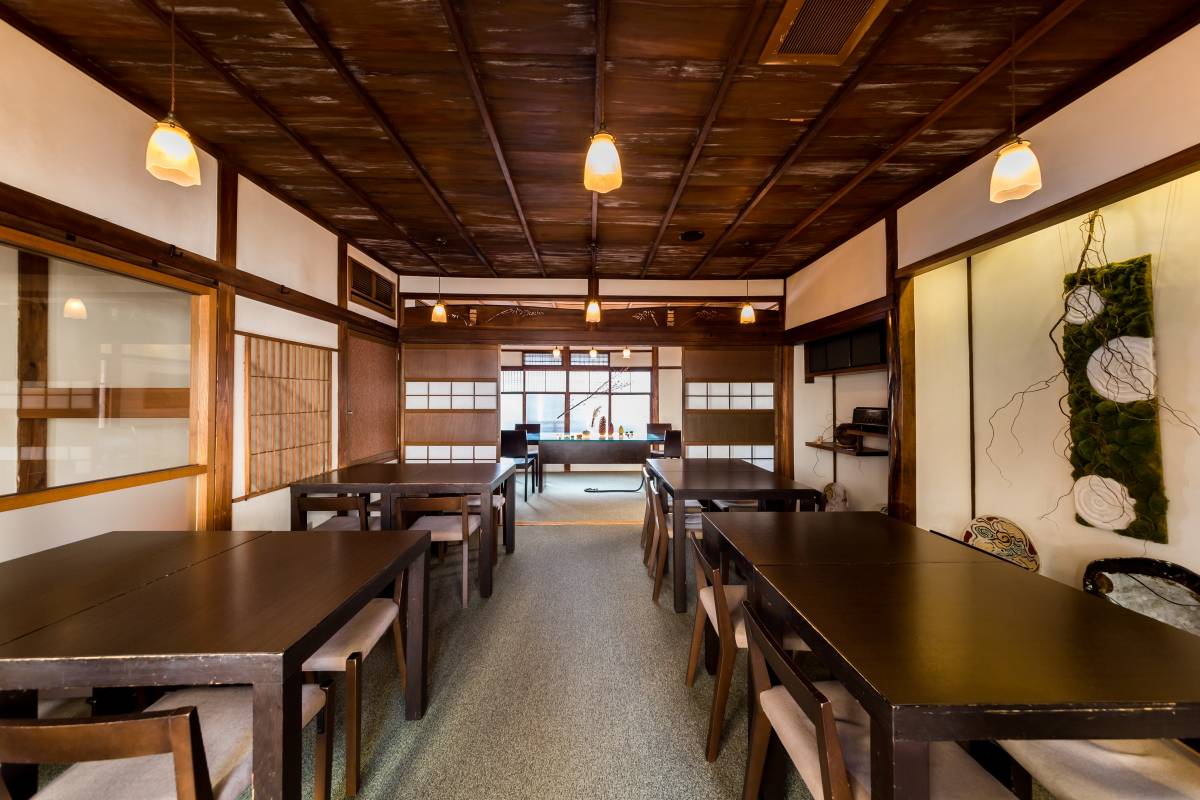 Una riunione di famiglia ～両家顔合わせの御食事会～